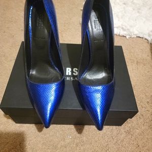 Versace Versus blue pumps with emblemed heels